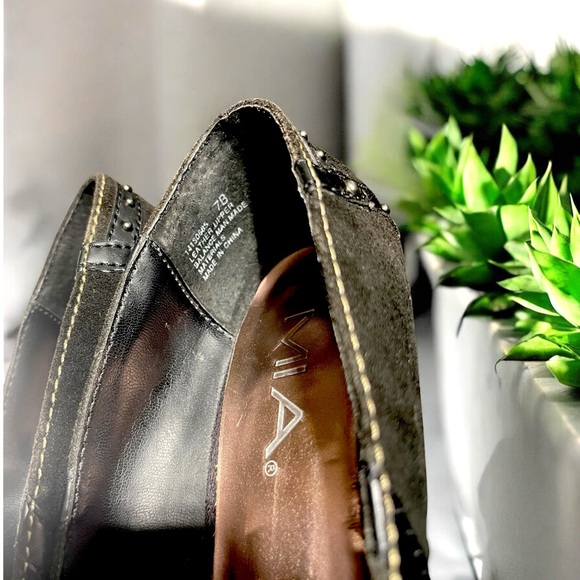 Mia Black Suede Pointy Toe Heel - Picture 12 of 16